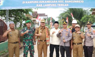 Bupati Lampung Tengah Musa Ahmad Hadiri Acara Penutupan Karya Bakti TNI