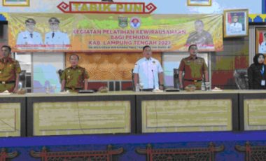 ZulfikarIrwan, S.Sos., M.M. BukaResmiPelatihanKewirausahaanBagiPemuda di KabupatenLamtengTahun 2023