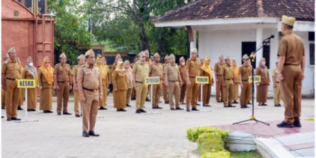 Mewakili Bupati, Rusmadi Pimpin Apel Mingguan di Lingkungan Pemkab Lamteng