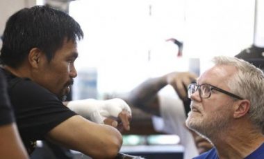 Pelatih Takut Pacquiao Bangkrut Bantu Orang Miskin